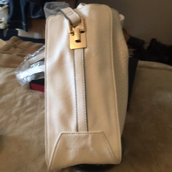 Melie Bianco | Bags | Nwt Melie Bianco Ivory Bucket Bag Detailing Gold ...